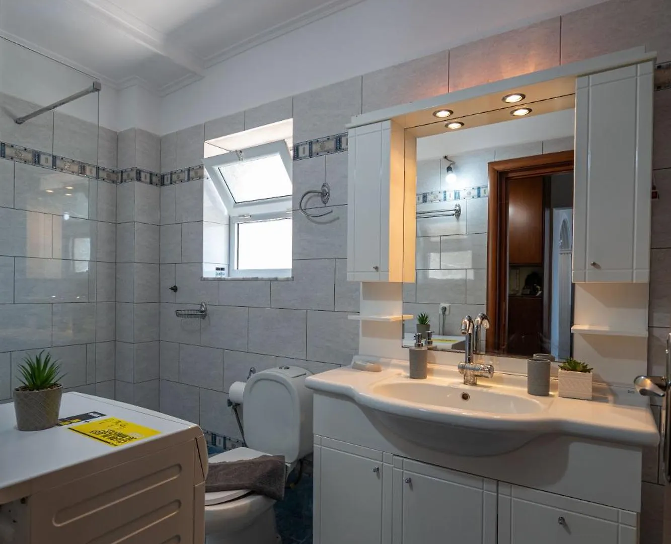 סרנדה Aurora Apartment