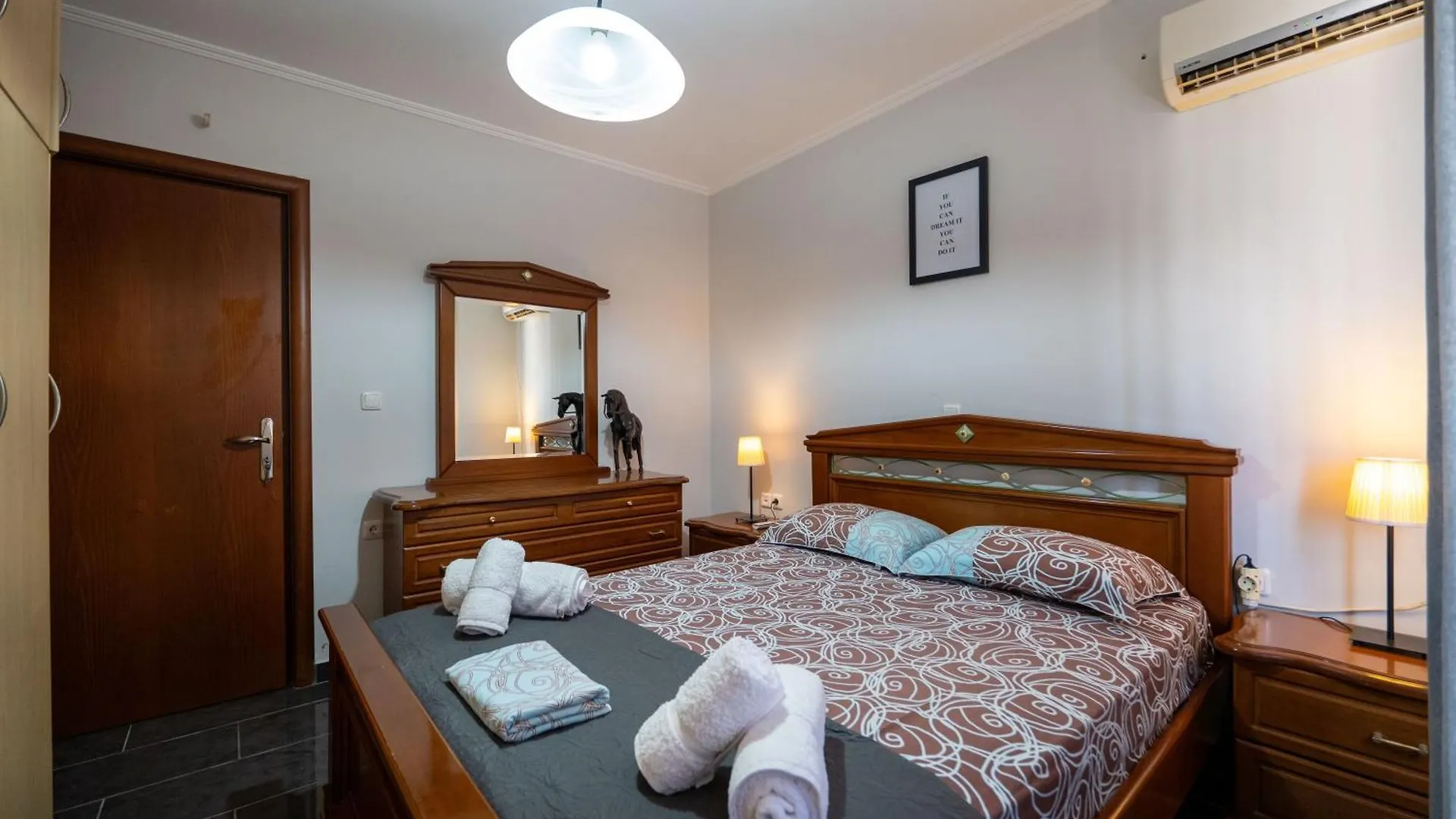 Aurora Apartment Sarande 0*,